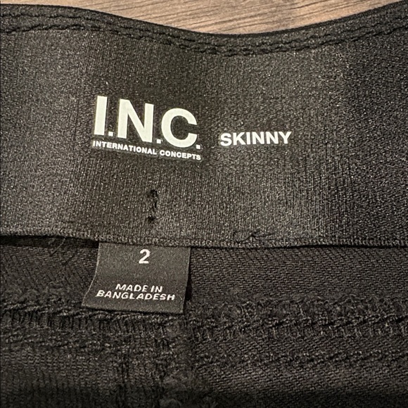 I.N.C. INTERNATIONAL CONCEPTS
Women's Mid Rise Skinny-Leg Jeans w Ankle Zip - Picture 5 of 8